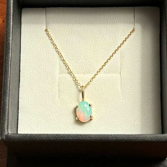 Natural Opal NWOT Necklace 14K yellow gold-filled. NEW. Natural Australian opal. - Picture 2 of 9